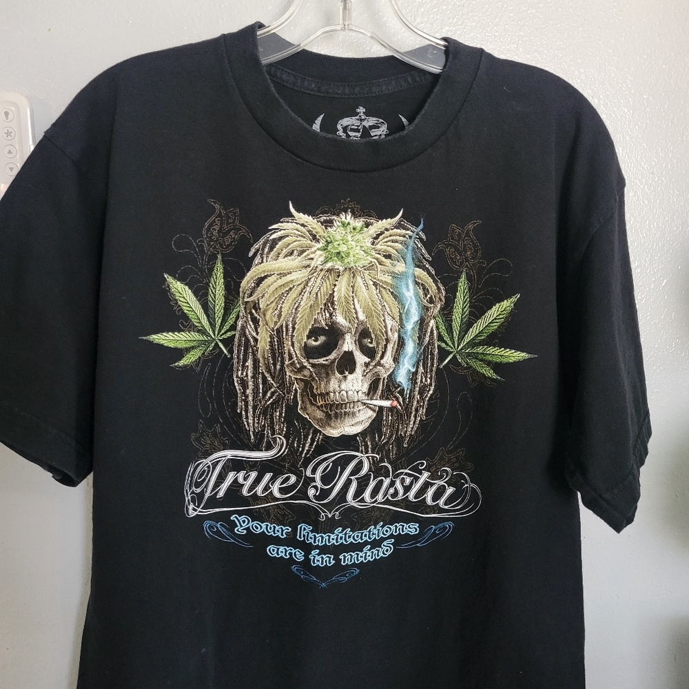 Black Graphic Men's Shirt.    C28 - Picture 4 of 11